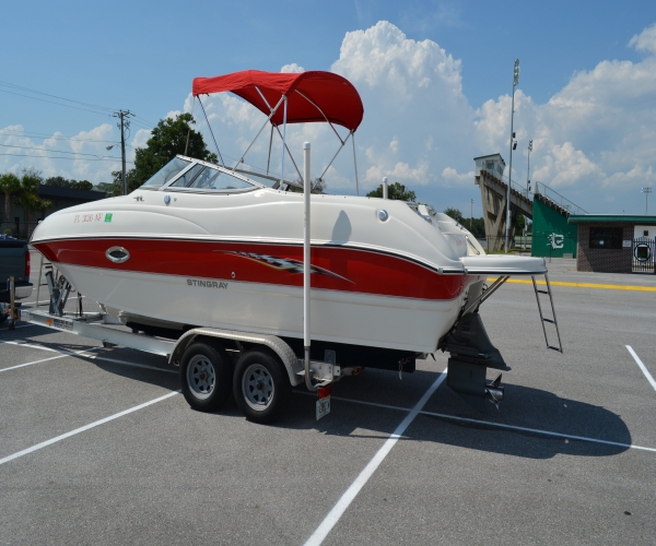 2006 Stingray 220DR Deck Boat for Sale in Shalimar, FL